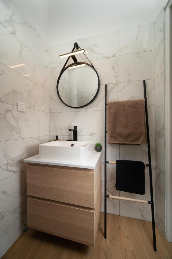 Appartement Au Coeur De Marseille Vieux Port Luaran gambar